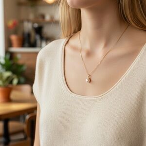 Vintage Avon Pearl & Rhinestone Necklace Gold Tone